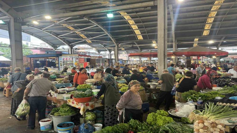 Halk pazarına yoğun ilgi