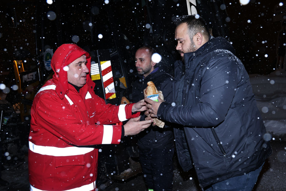 Buradan size ekmek çıkmaz: Az laf, çok iş!